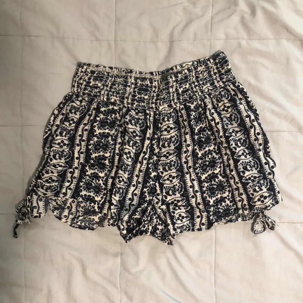 Hollister Flowy BOHO shorts